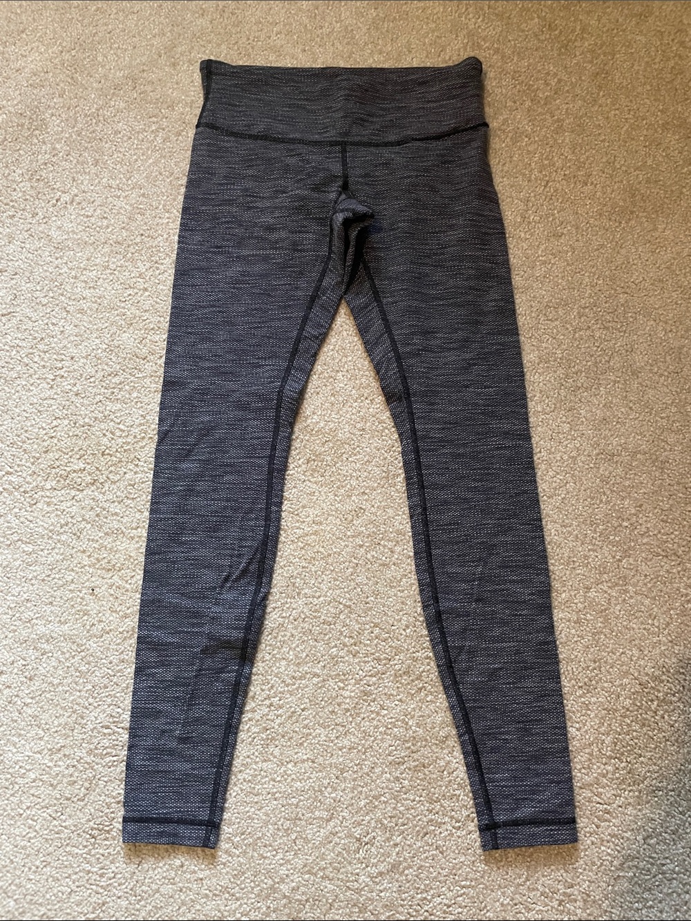 Lululemon leggings Sz 6 EUC